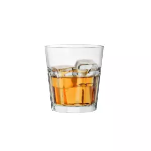 Szklanka niska do whisky 270 ml Glasmark zdjęcie poglądowe szklanki z whisky